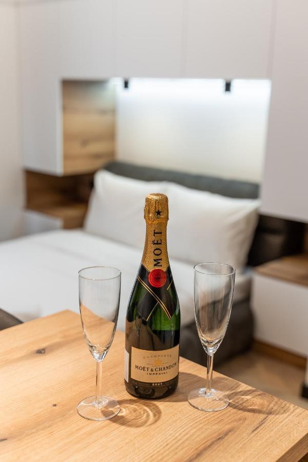 Silver Luxury Suites Belgrade Exterior photo